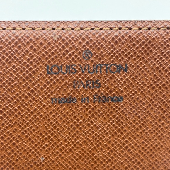 Louis Vuitton Monogram Card Case Wallet - Picture 10 of 11